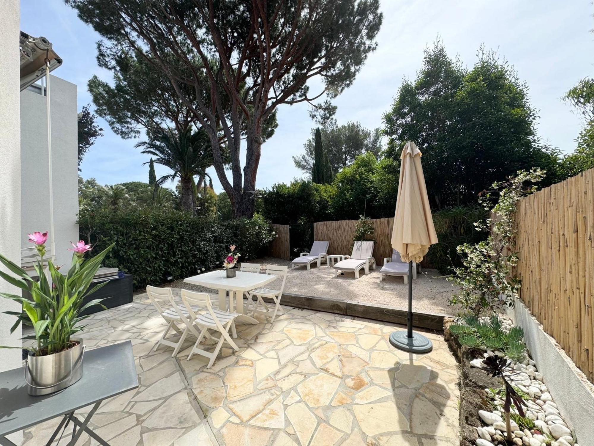 Appartement 1Ch Avec Terrasse Et Jardinet A 400M De La Plage Cavalaire-sur-Mer Buitenkant foto